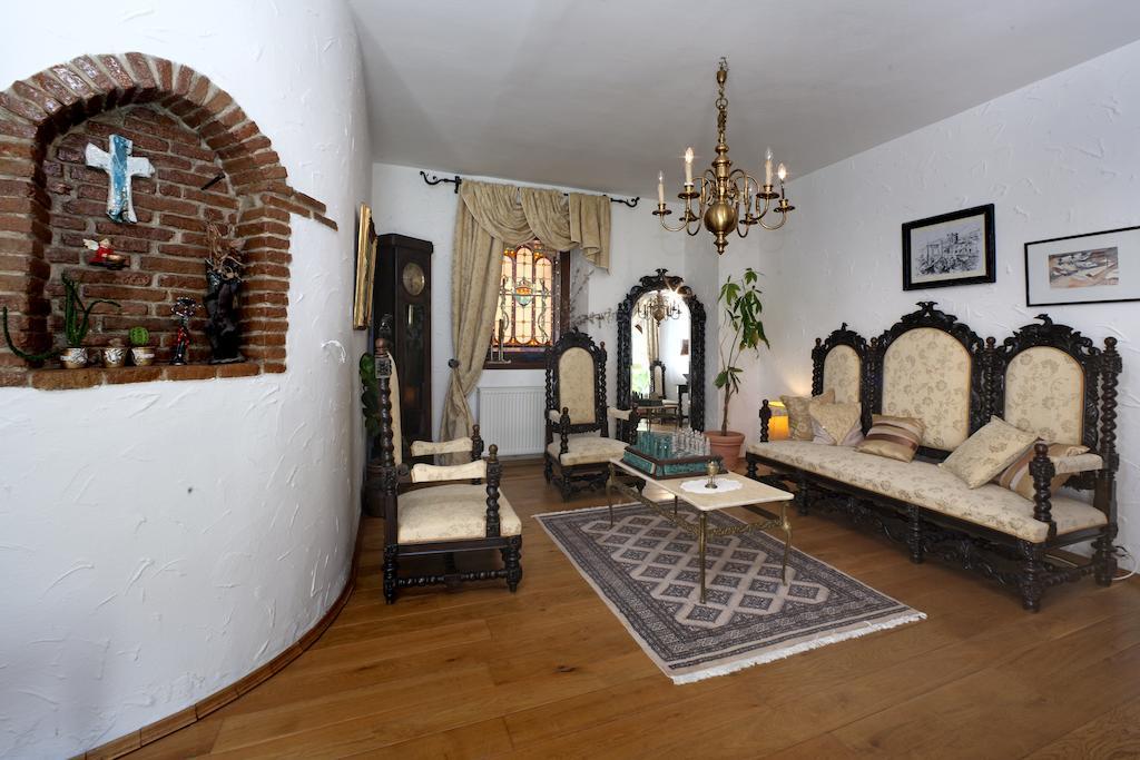 Valkarin Villa Castello Rausch מראה חיצוני תמונה