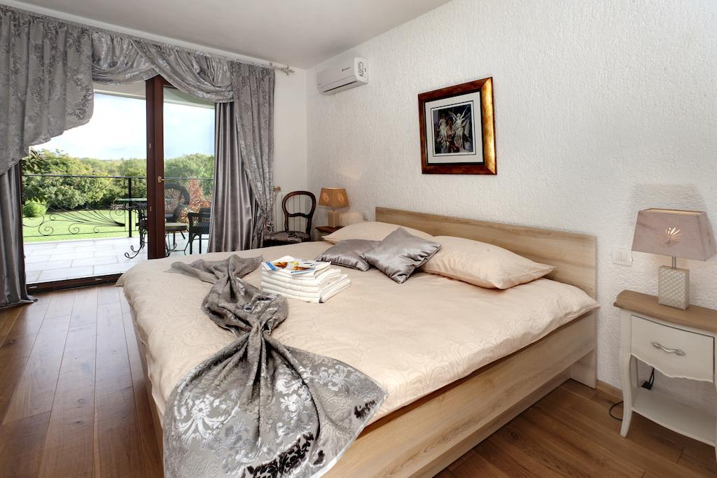 Valkarin Villa Castello Rausch חדר תמונה