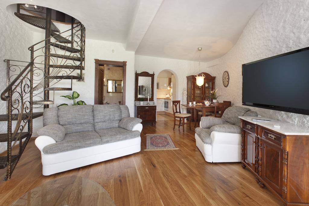 Valkarin Villa Castello Rausch חדר תמונה
