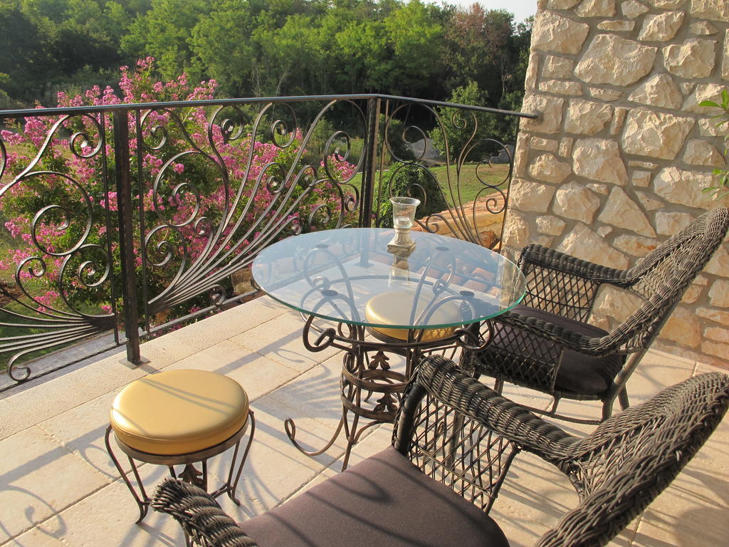 Valkarin Villa Castello Rausch מראה חיצוני תמונה