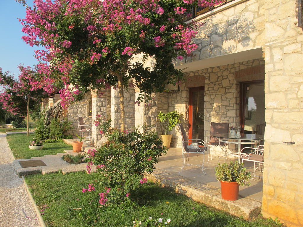 Valkarin Villa Castello Rausch חדר תמונה